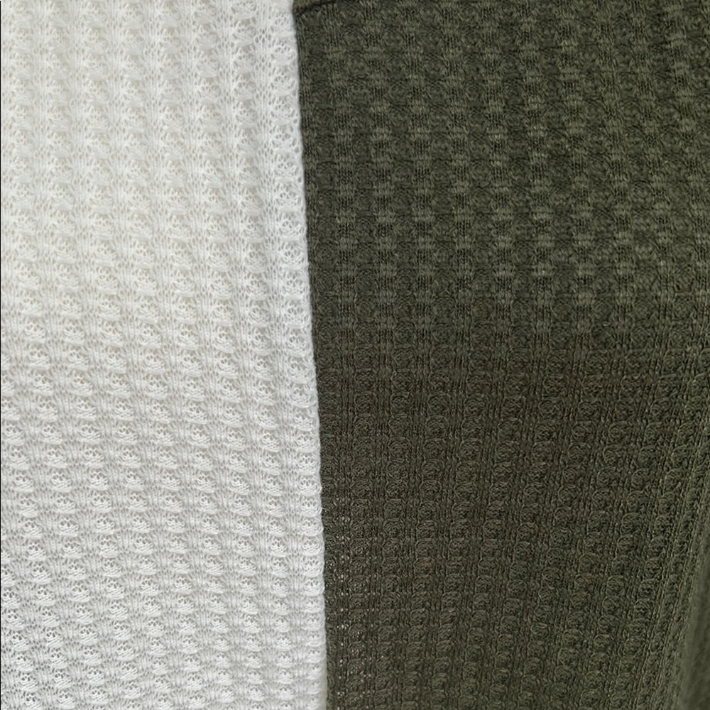 Two-Tone Knit Sweater - Picture 2 of 4